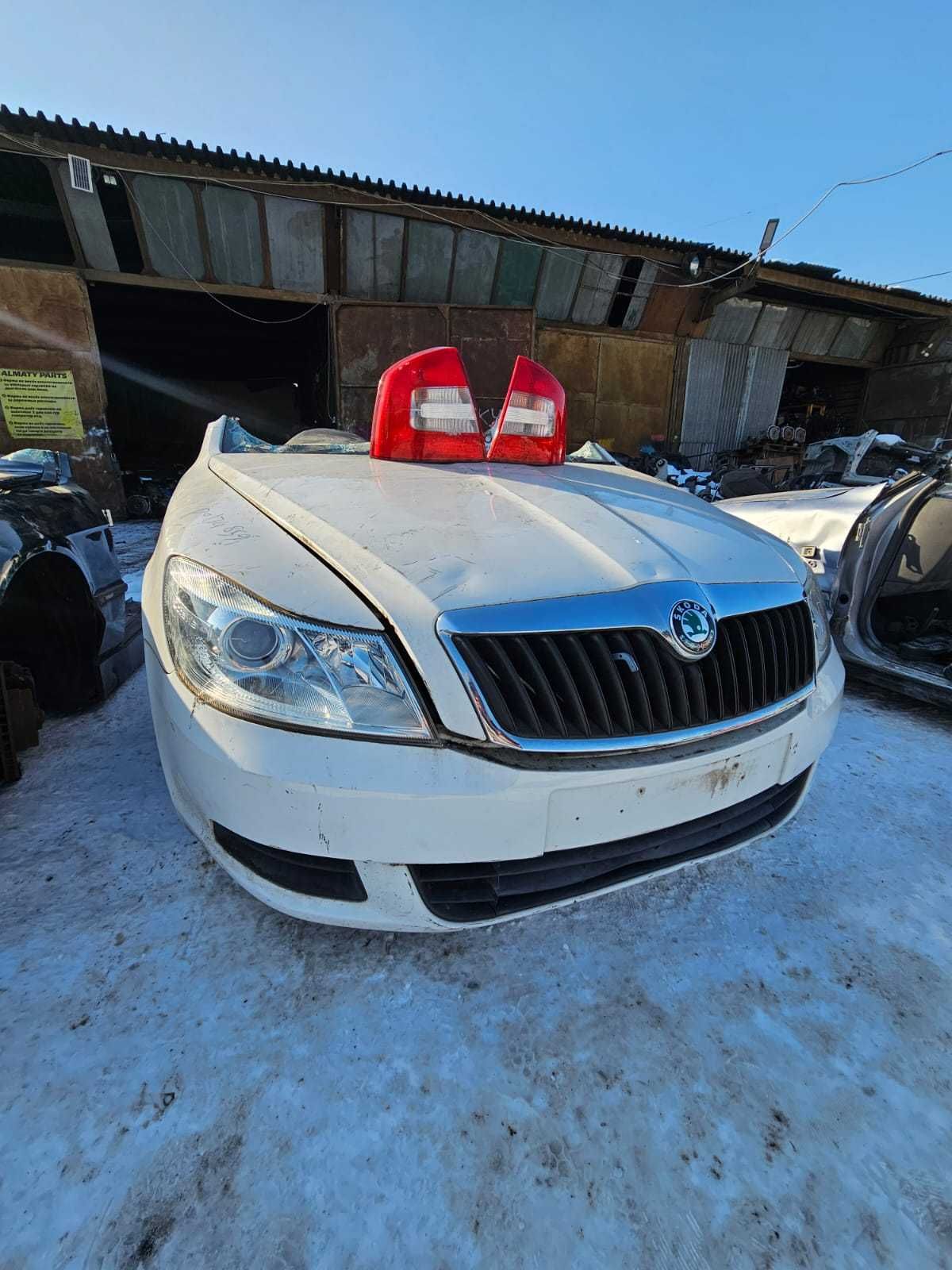 Skoda A5 2013 бампер передний