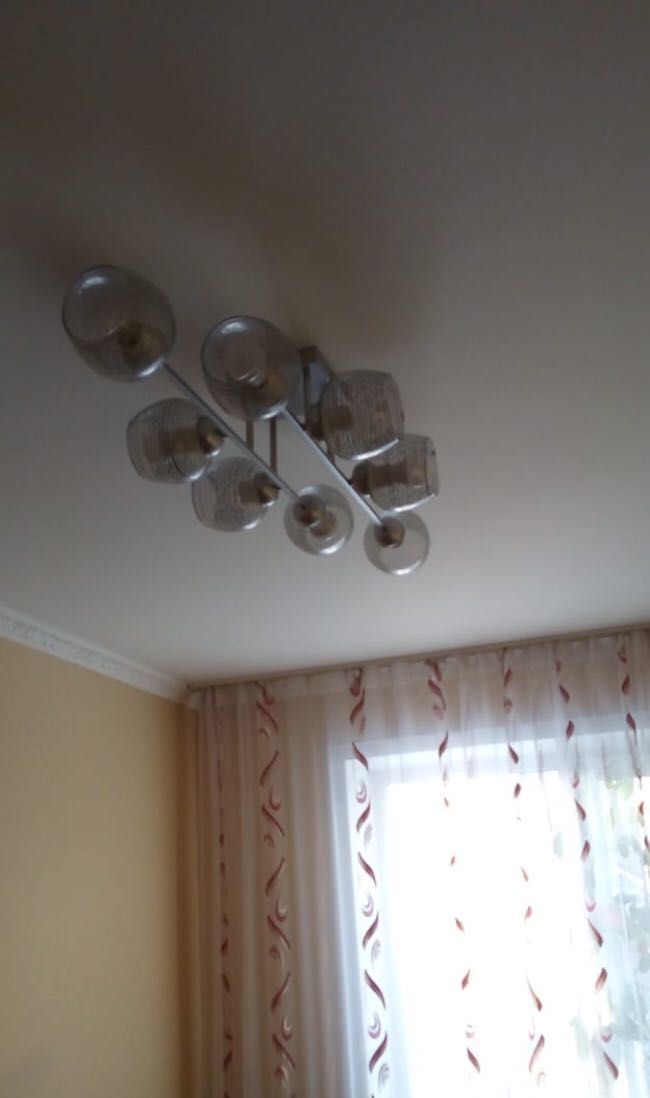 Продам ламбрекен и тюль.
