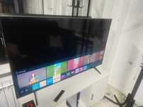 Продам телевизор Samsung AU7100 55