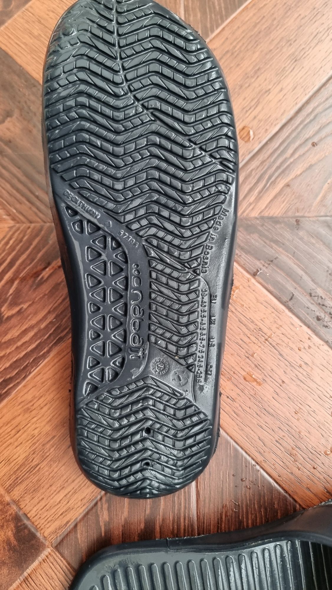 Сланцы Nabaiji 39-40 размер бу  (24,5–25,5 см)
