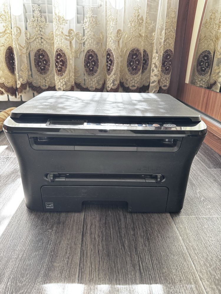 Принтер Samsung SCX-4300 в хорошем состояний