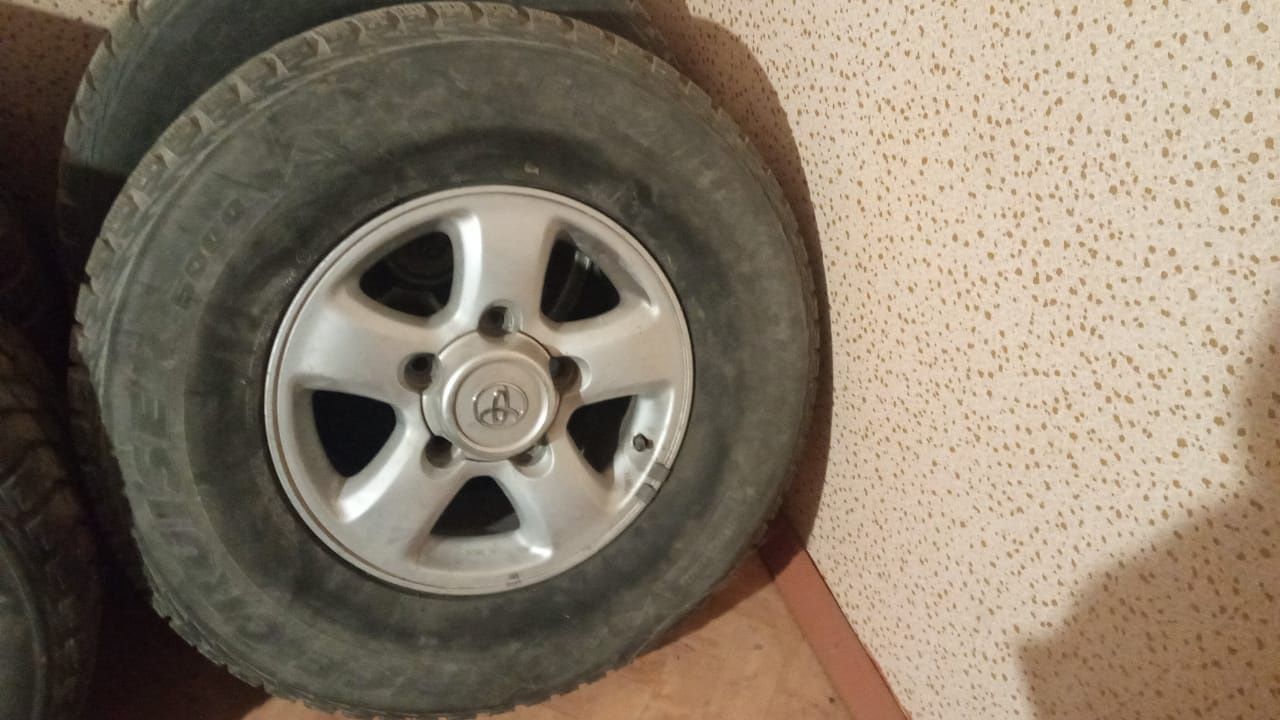 Продам зимнию резину с дисками