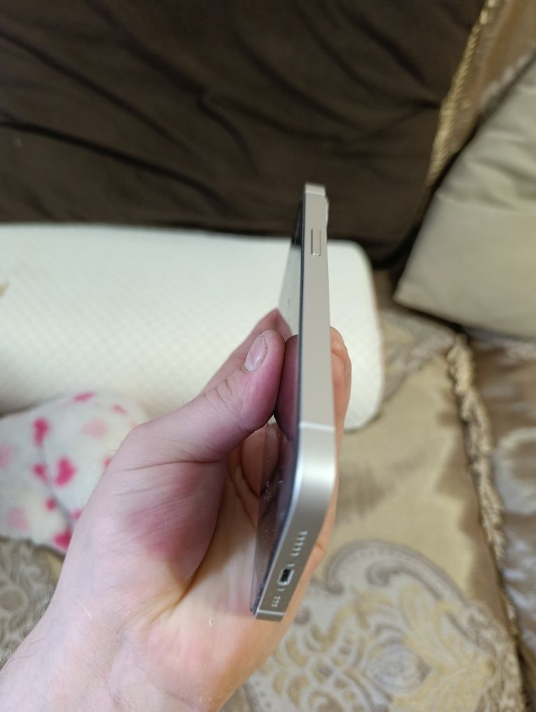 Продаю Iphone 13 -256gb 90AKB White