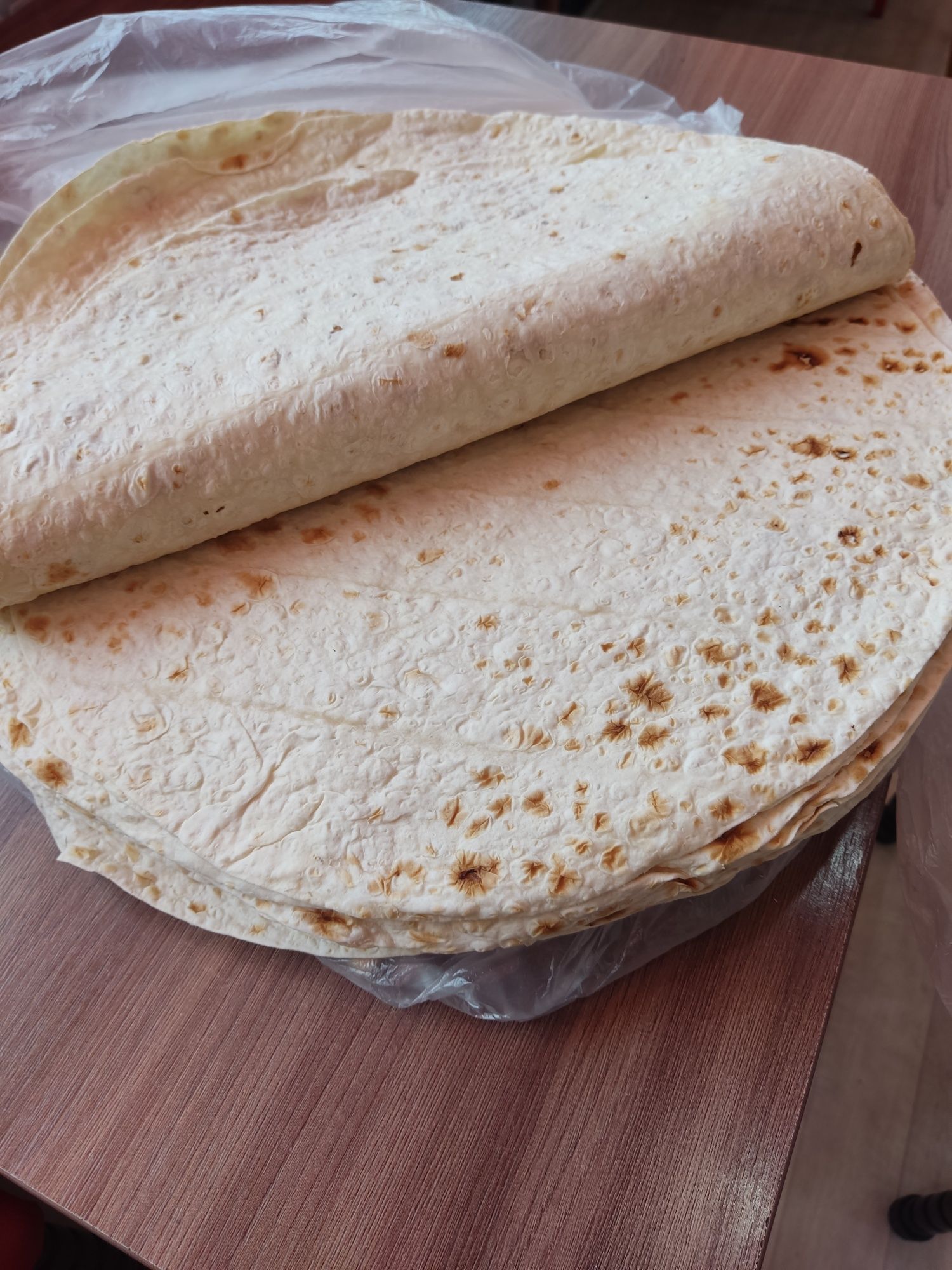 Продам тонкий лаваш. Лимонады на разлив