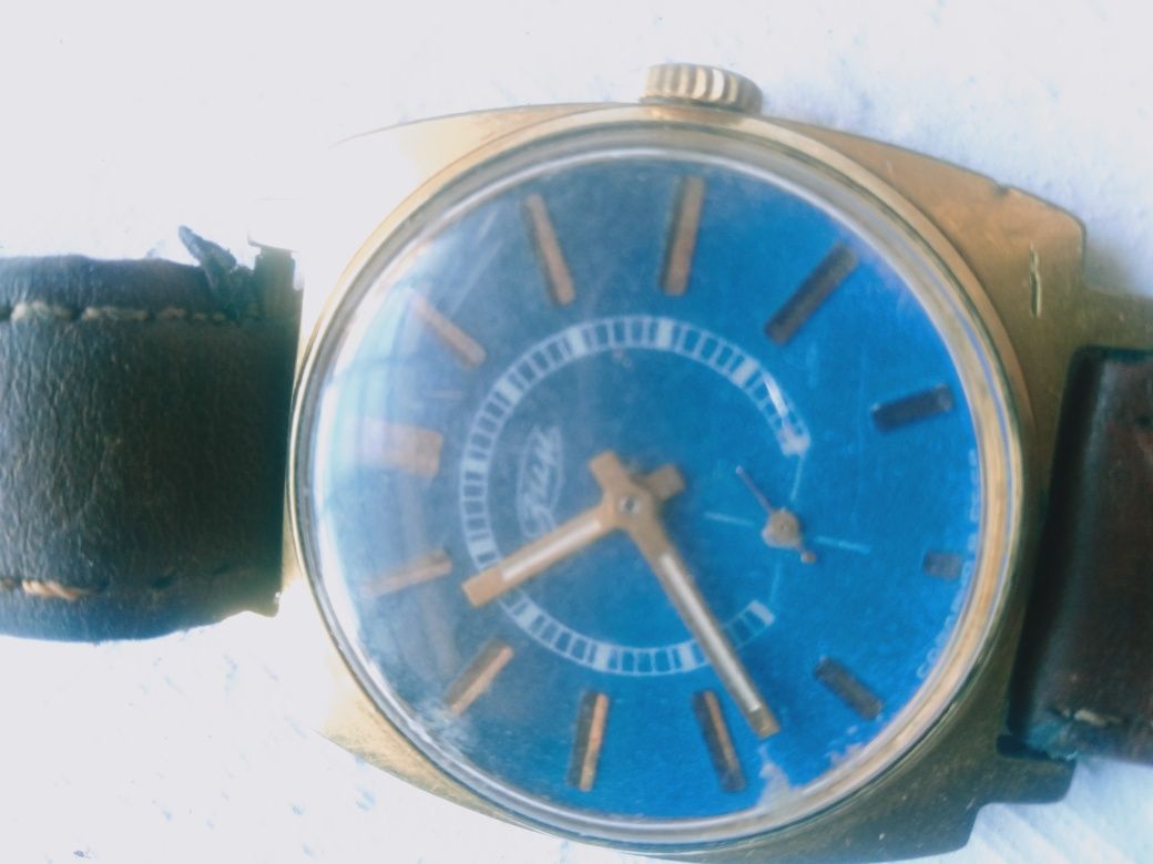 Часы  позолочный 1979 года
