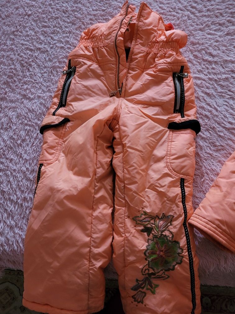 Продам зимние вещи  для девочек