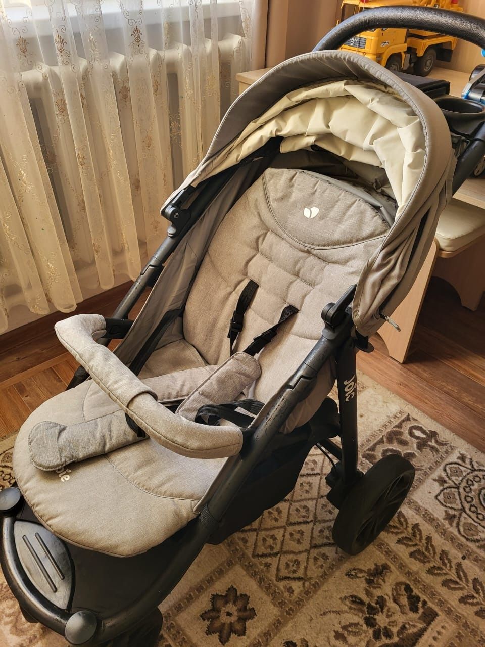 Продам детскую коляску