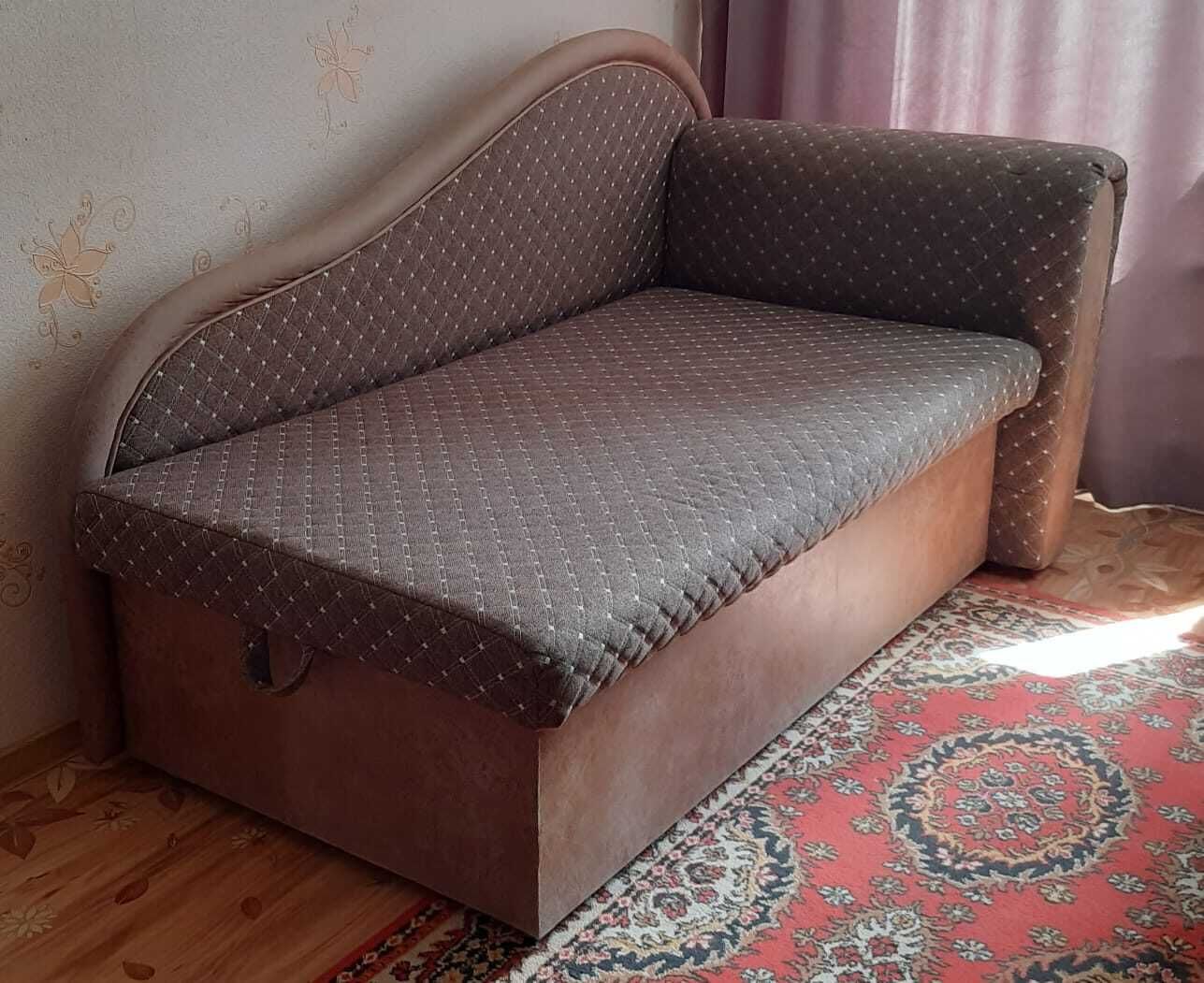 Продам небольшой диван