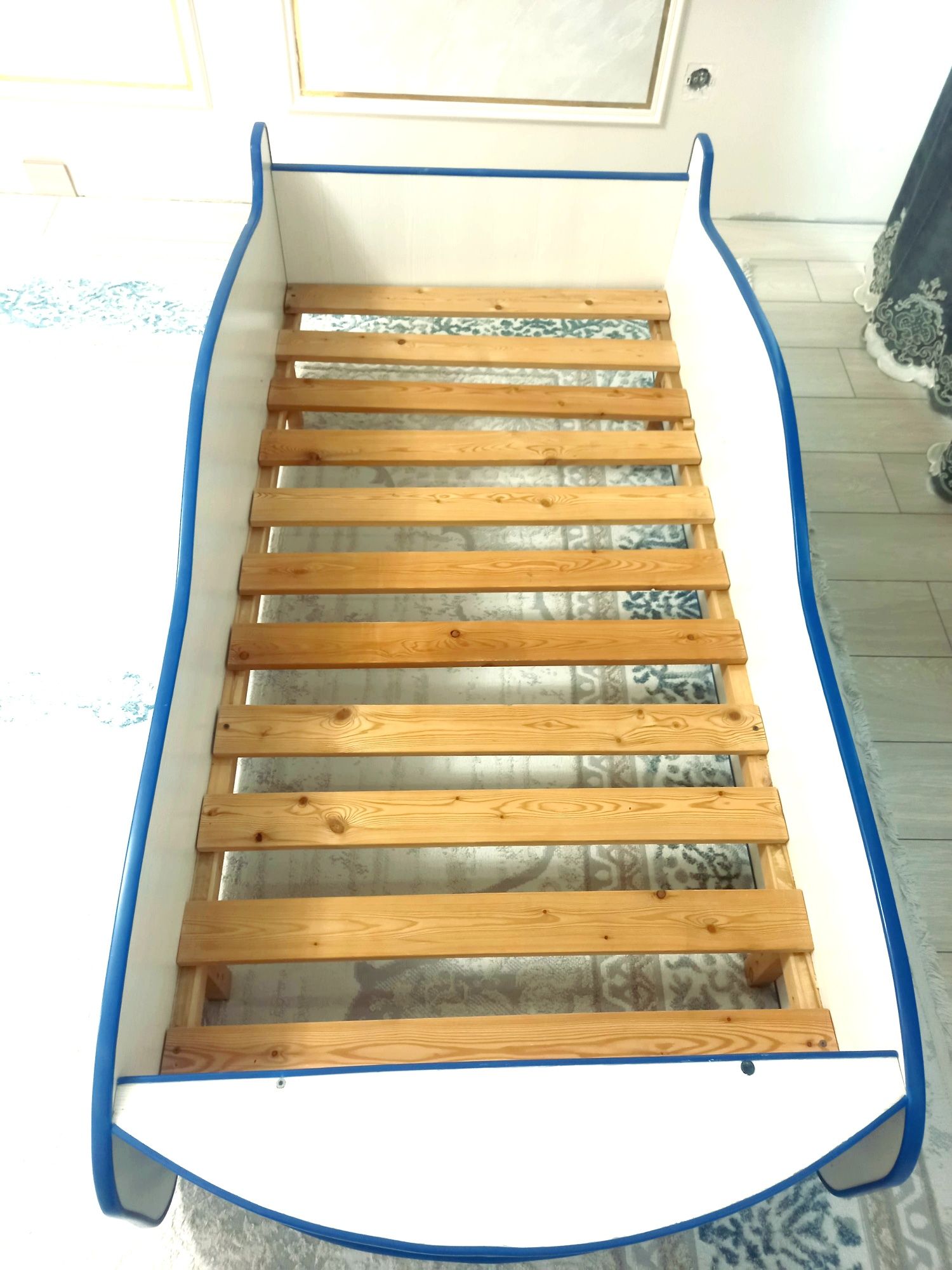 Продается детски кровать и электронный колыбельник