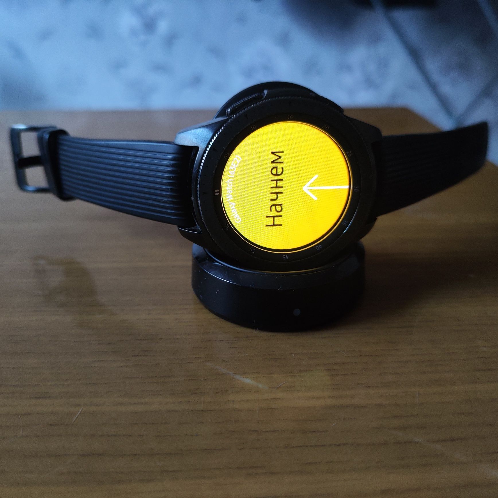 Смарт-часы Samsung Galaxy Watch SM-R810 42 мм черный