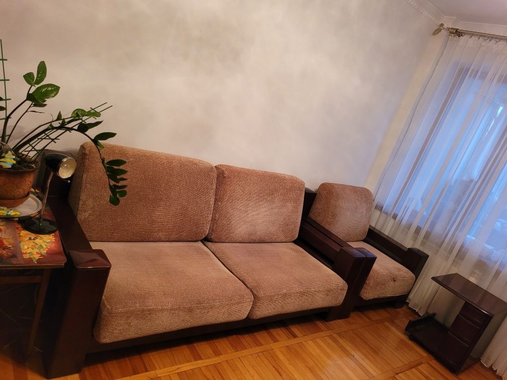 Продам Эксклюзивный гостинный гарнитур из Дуба лакированного