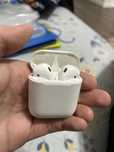 Airpods 2 наушники заряд почти не берут, хватает на 20 минут примерно
