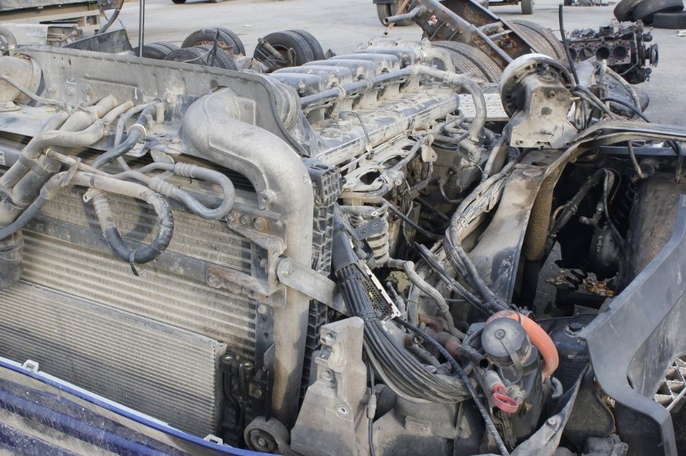 Продам по запчастям Scania R420
