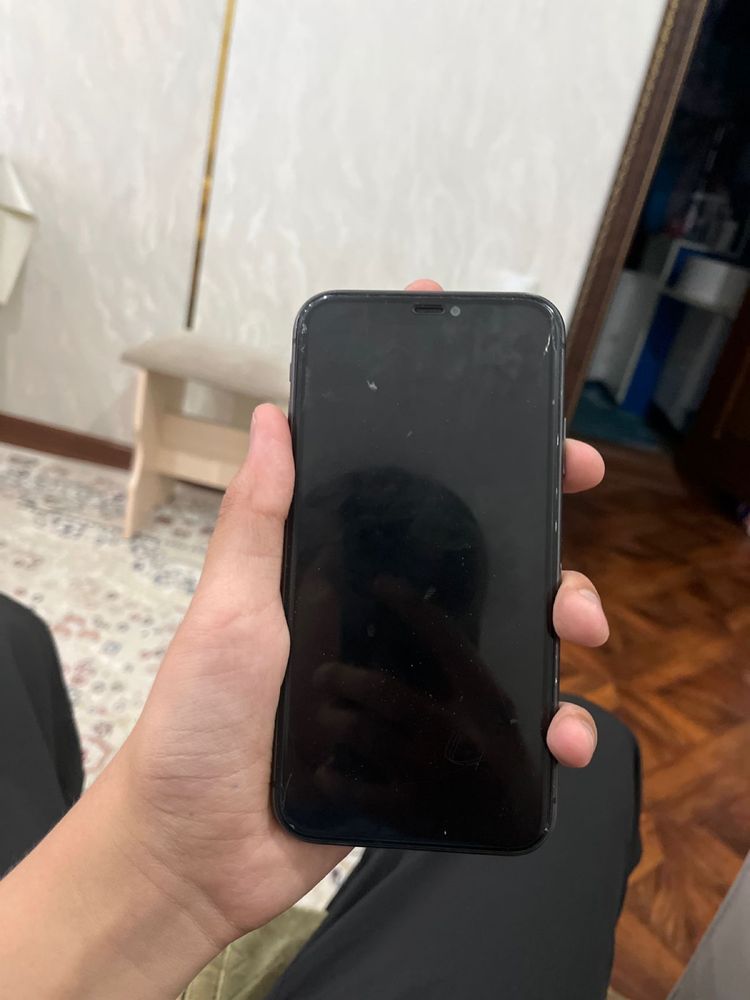 iPhone 11 в хорошем состояние