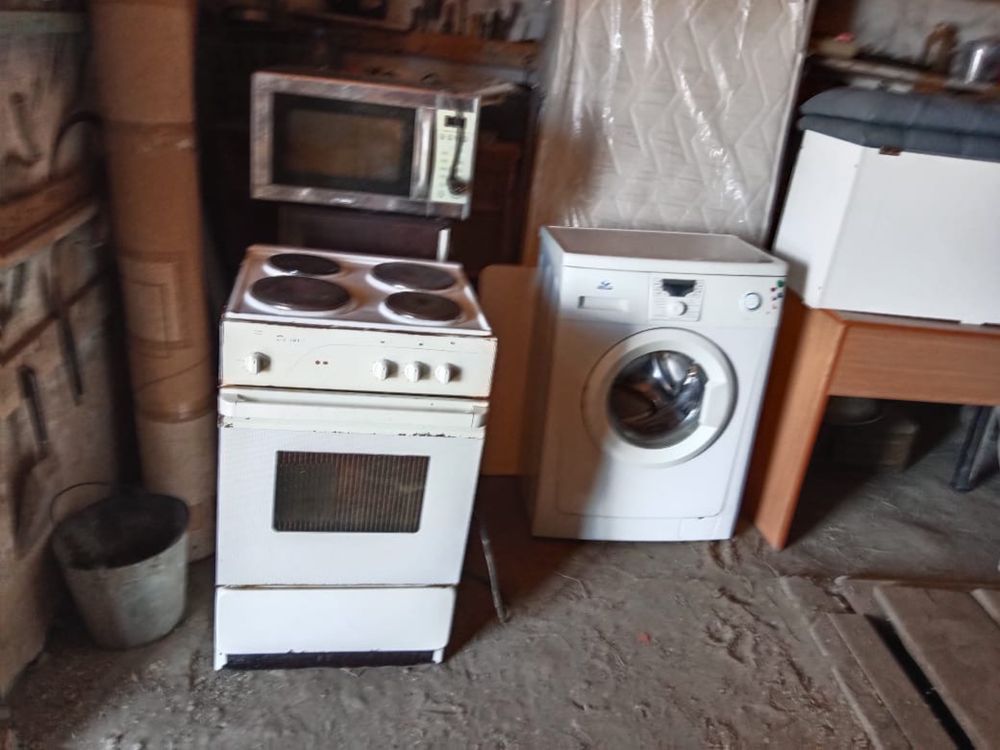 Продам плиту,стиральную машину , микроволновку