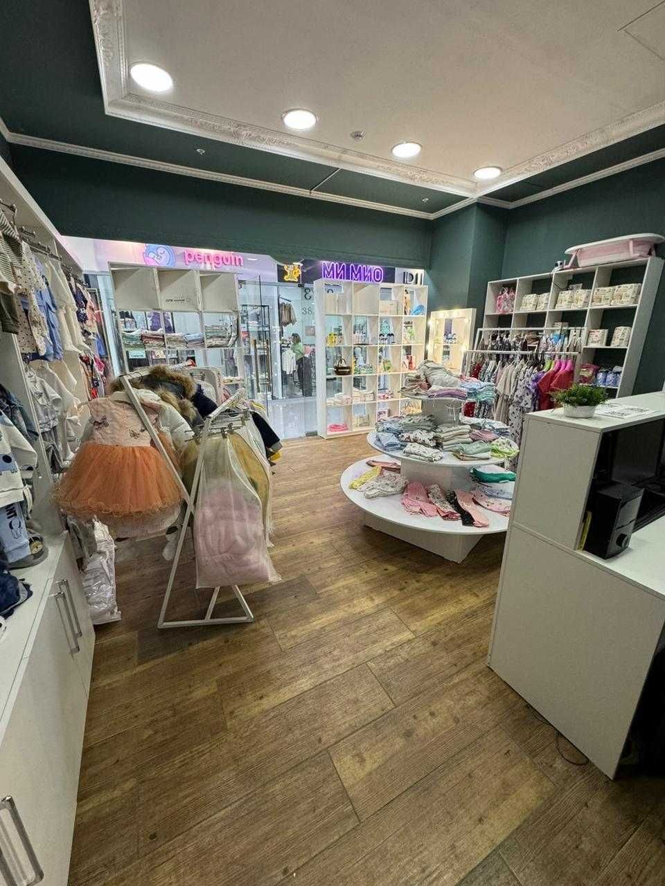 Мебель торгового бутика