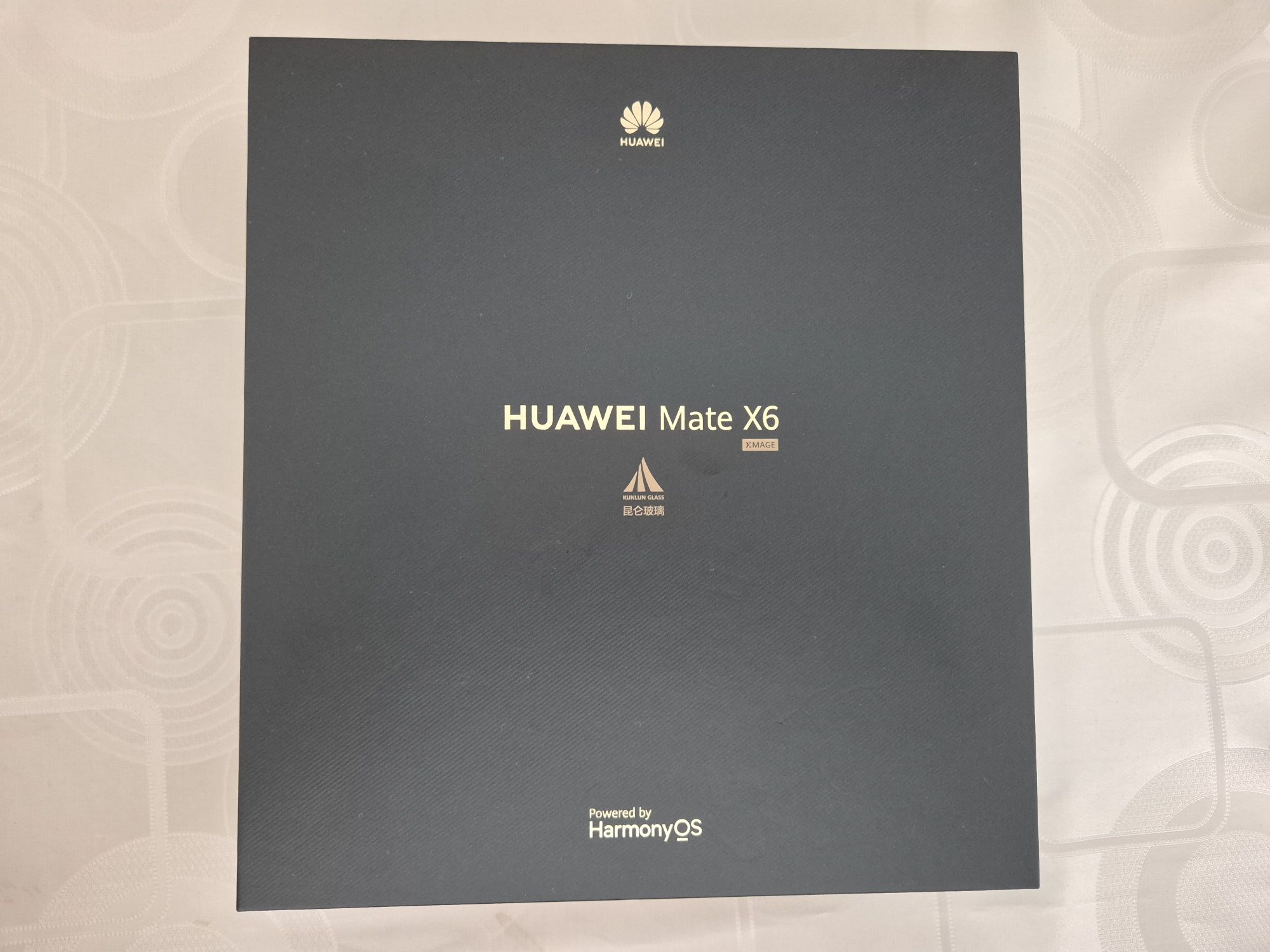 Huawei Mate X6, раскладушкв