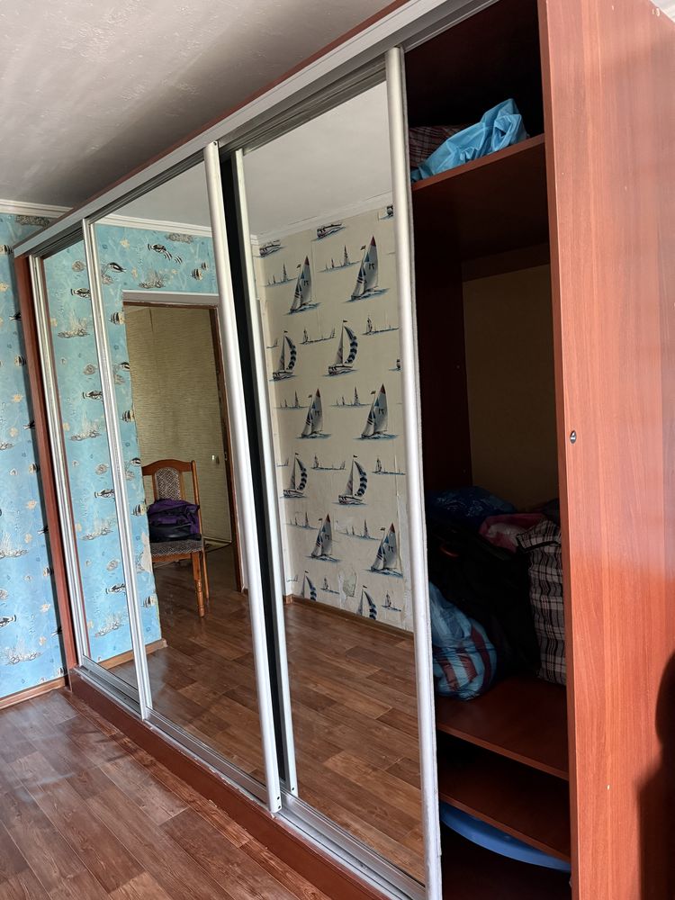 Продается шифоньер купэ