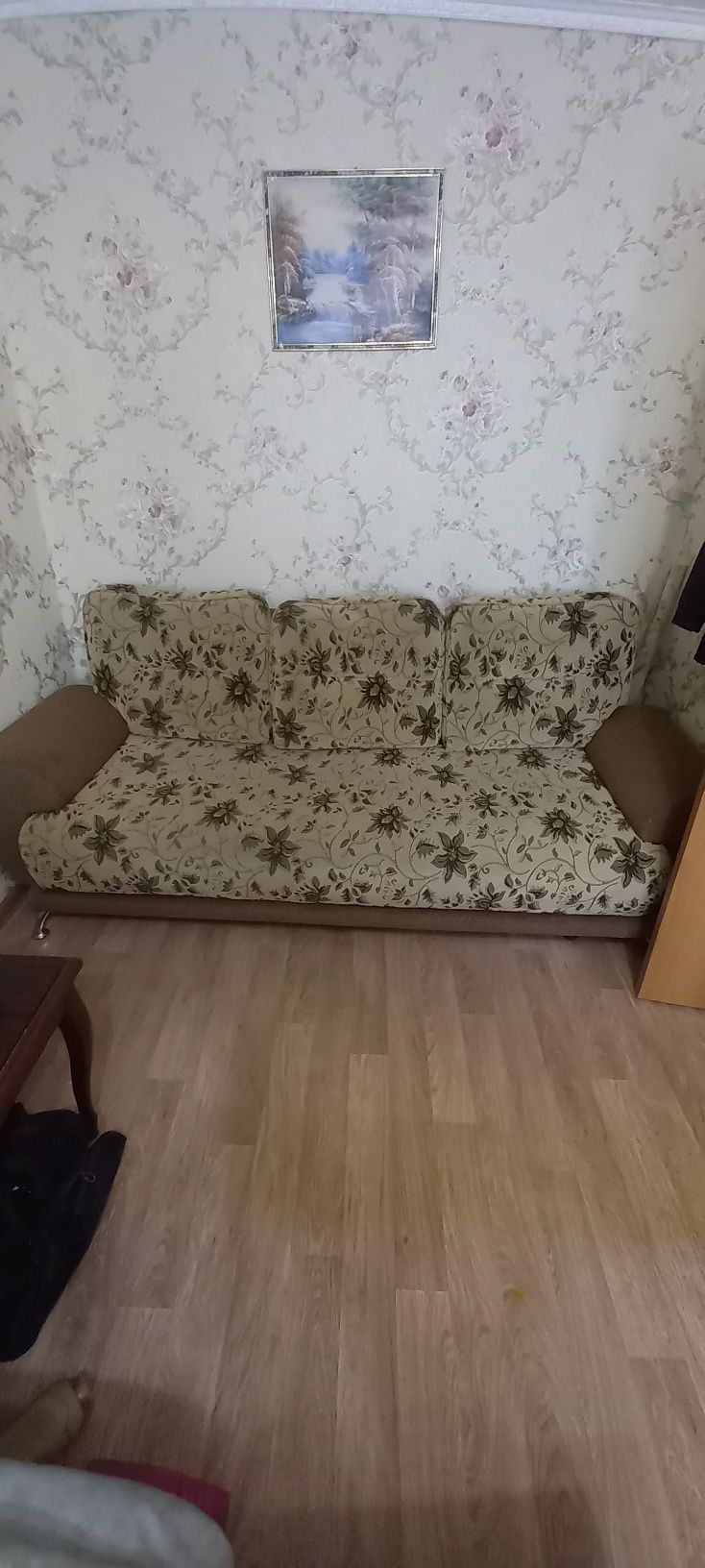 Продам  диван  б/у