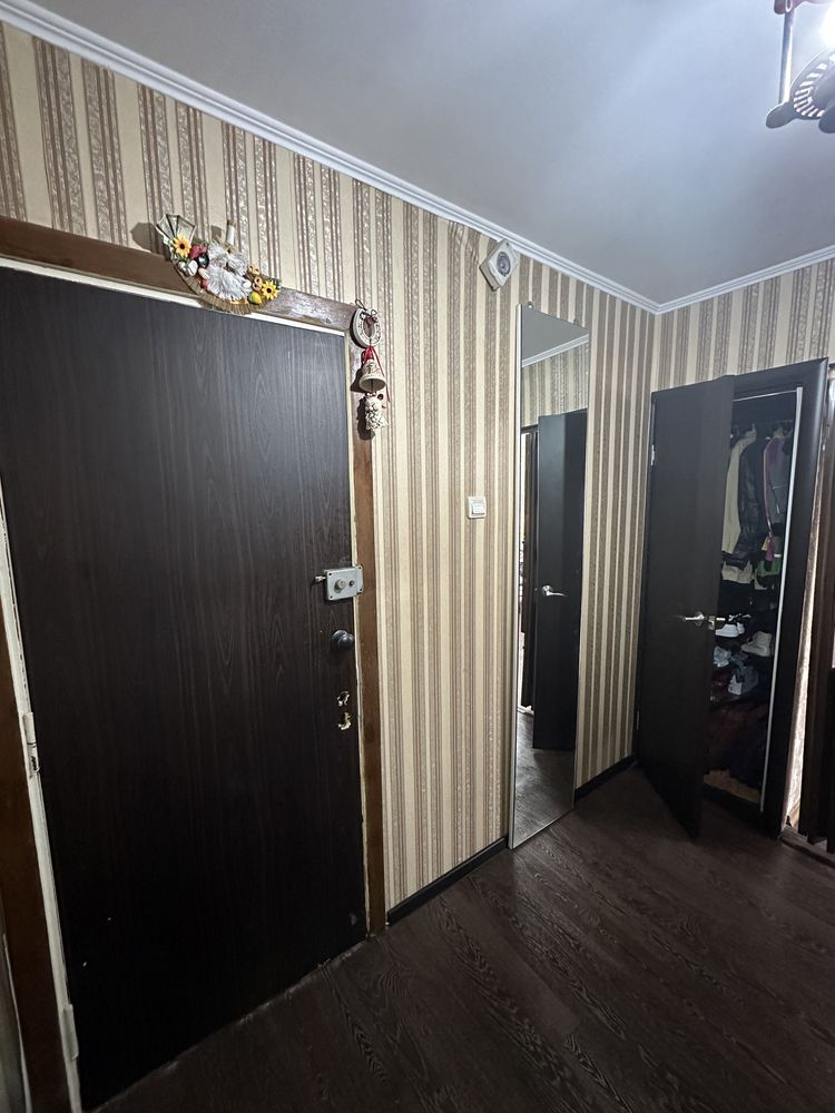 Продам (срочно, торг) двухкомнатную квартиру (2-х комнатная квартира)