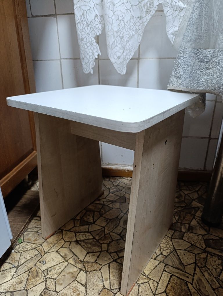 Табуретки кухонные