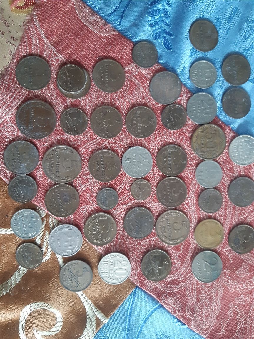Продам старые монеты