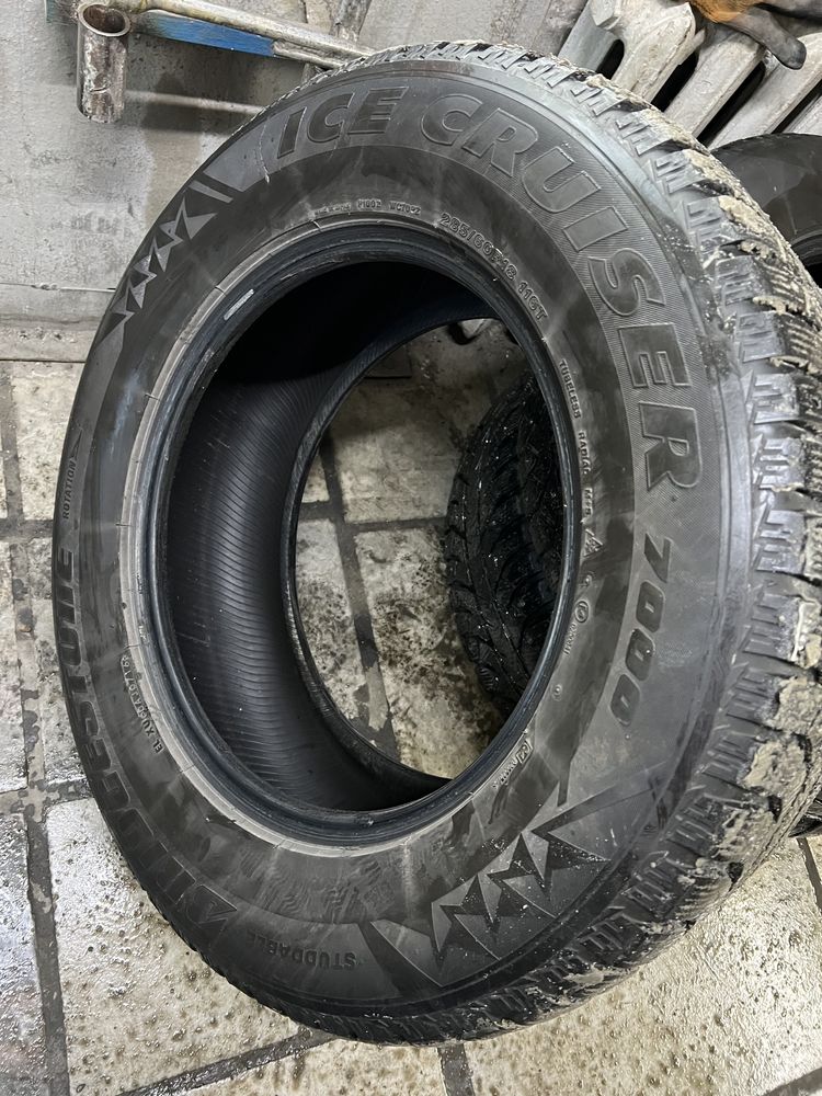 Продам зимние шины 3 шт, Bridgestone ice cruiser