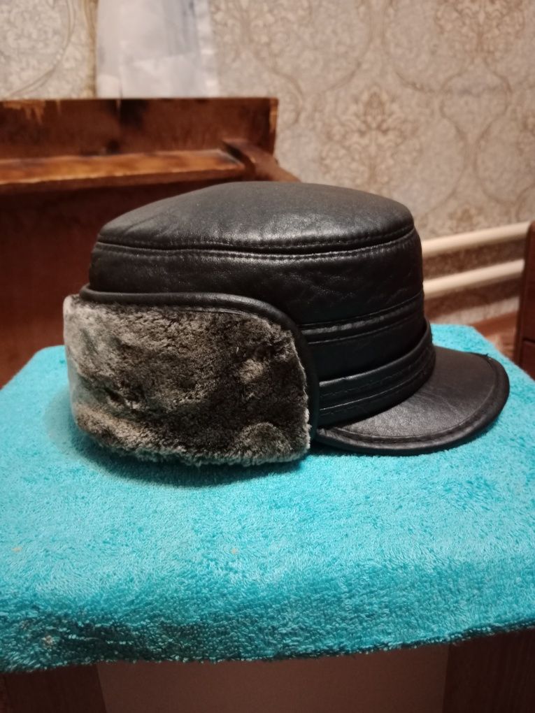 Зимняя мужская кепка