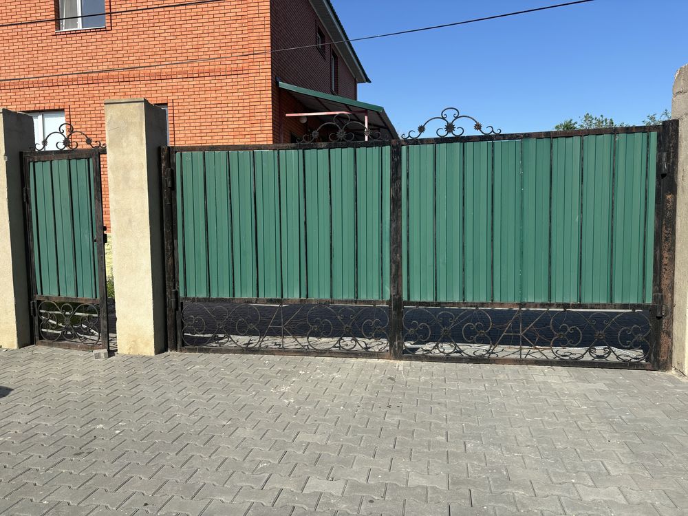 Продам ворота с калиткой
