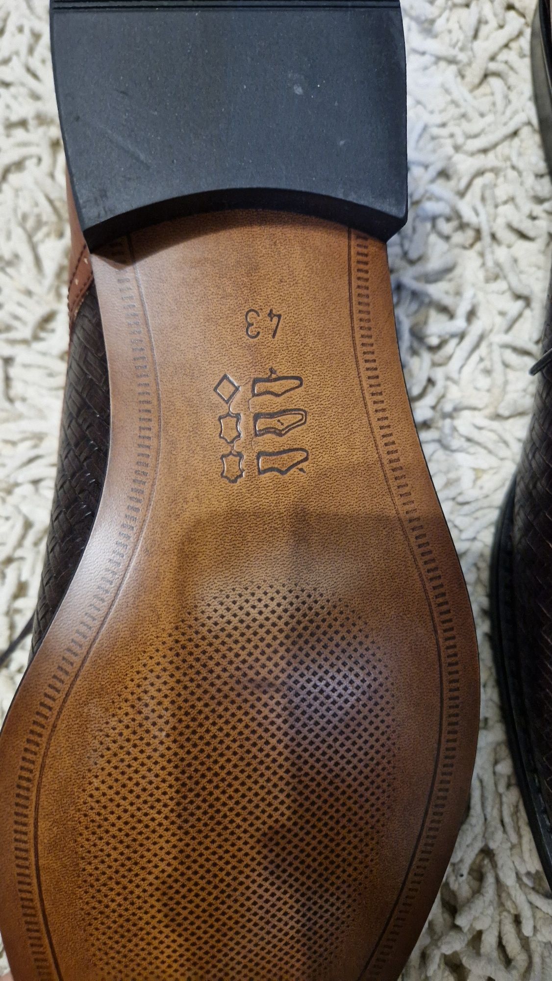 Продам мужские туфли кожаные