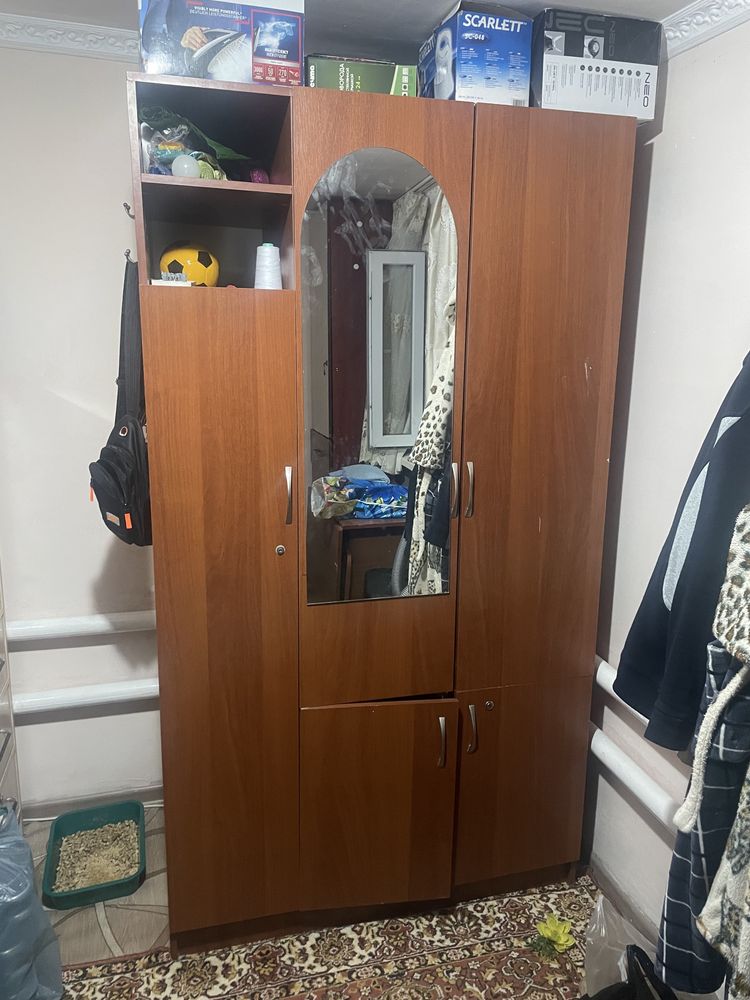 Продам шкаф в прихожую