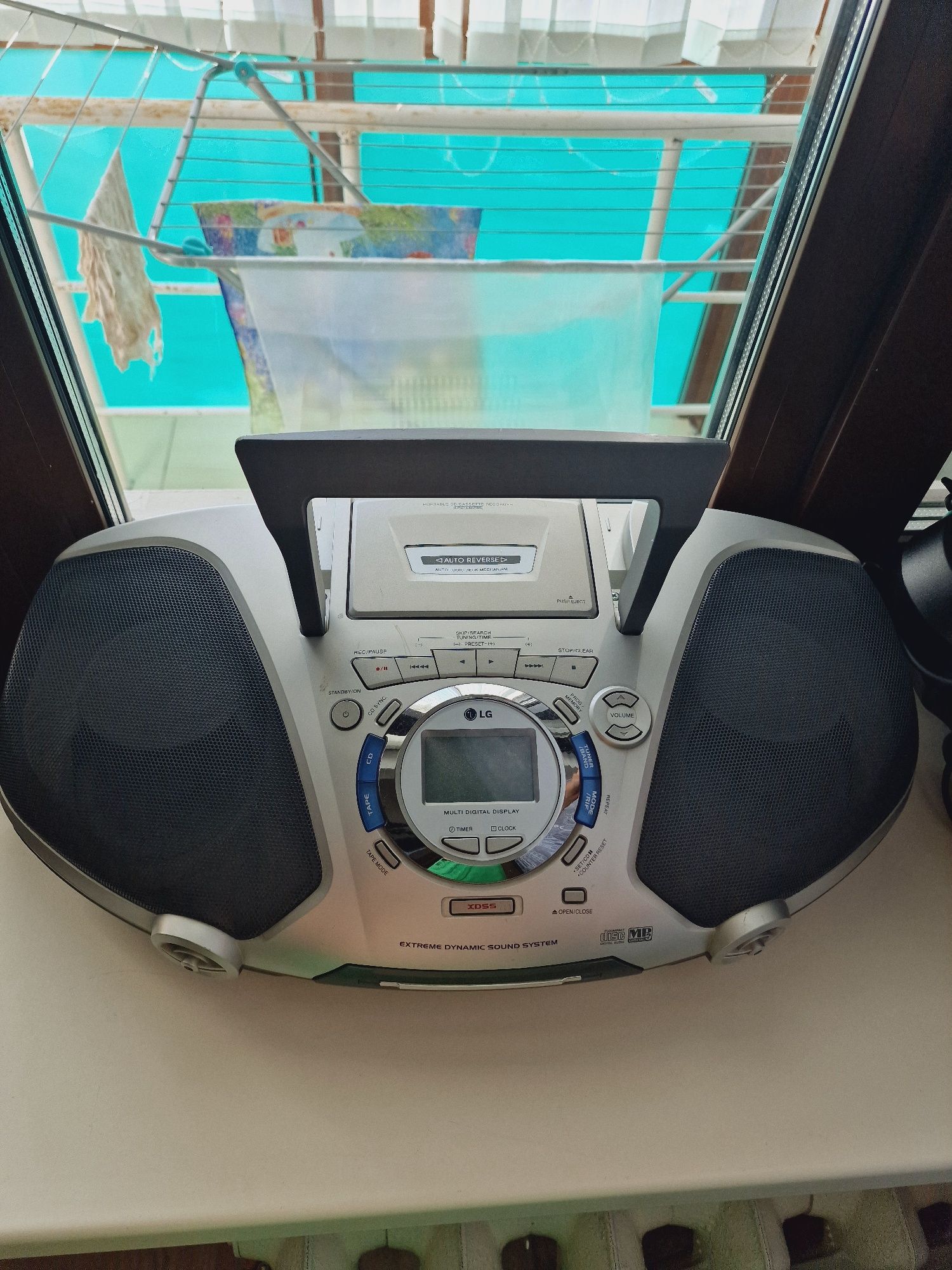 Магнитола LG LPC-LM735X