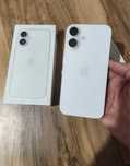 Продаю почти новый iPhone 16