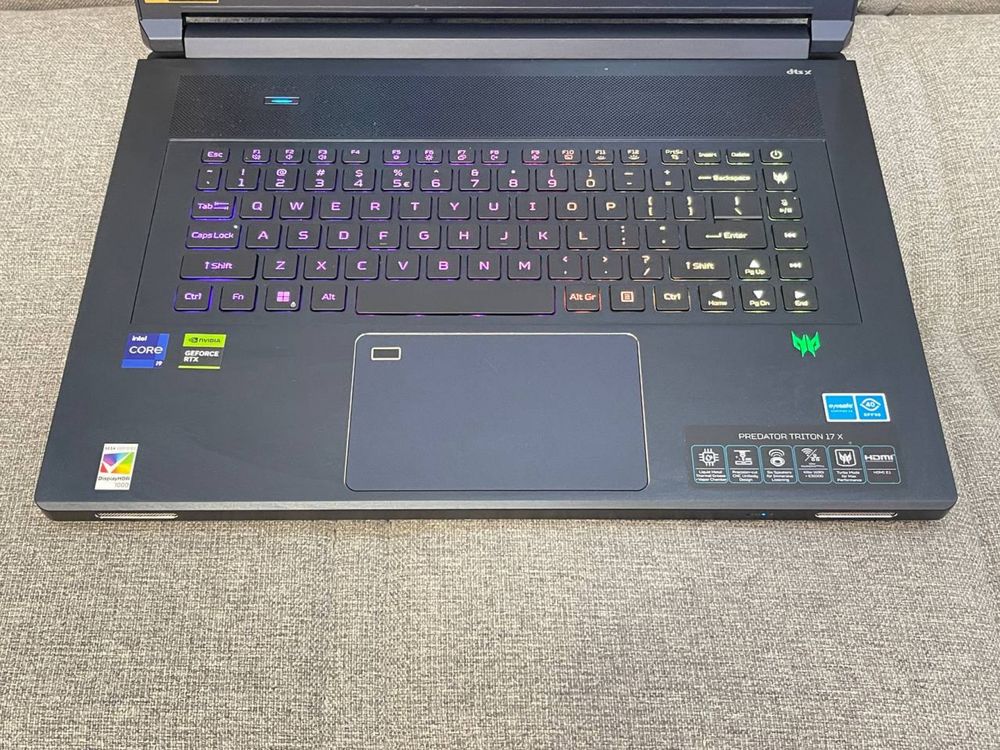 Alienware X16/Legion pro7/Acer Triton/Asus G18