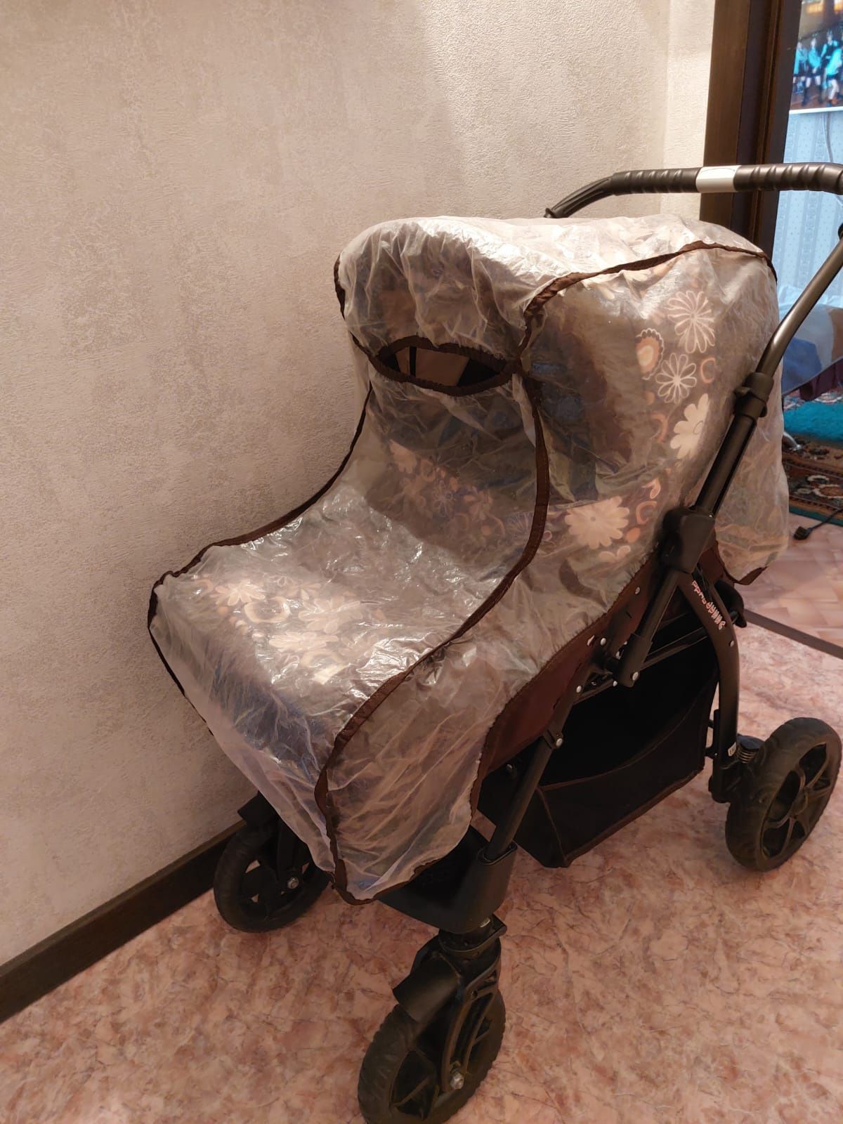 продам коляску в отличном состояние.демисезоная.продам за 13тыс.торг у