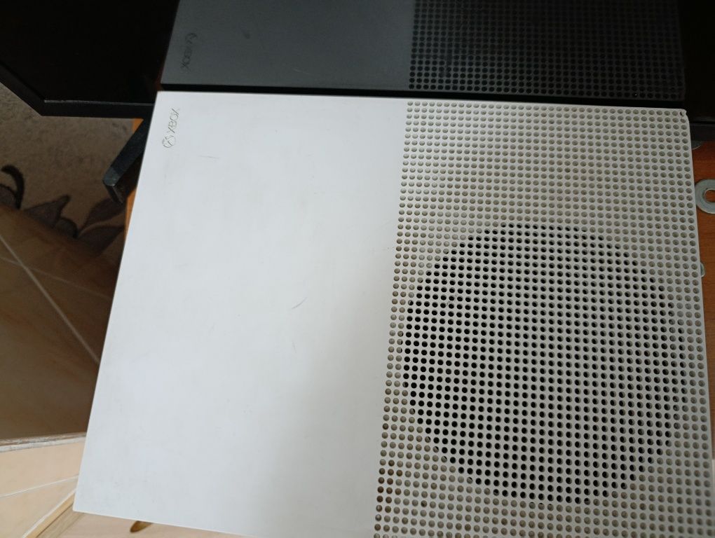 Продается xbox one s на 1тб