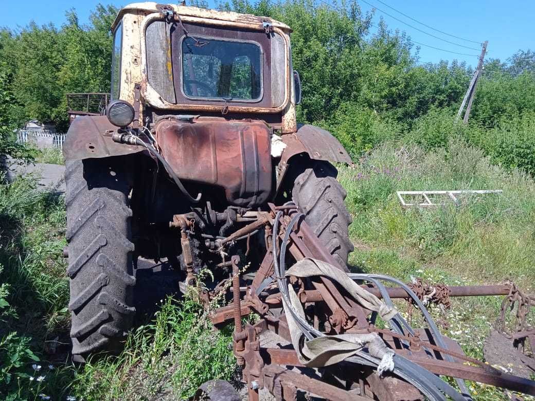 Продам трактор с прицепом
