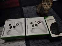 Xbox комплект: 2 геймпада, зарядка, аккумуляторы
Комплект для Xbox: 2