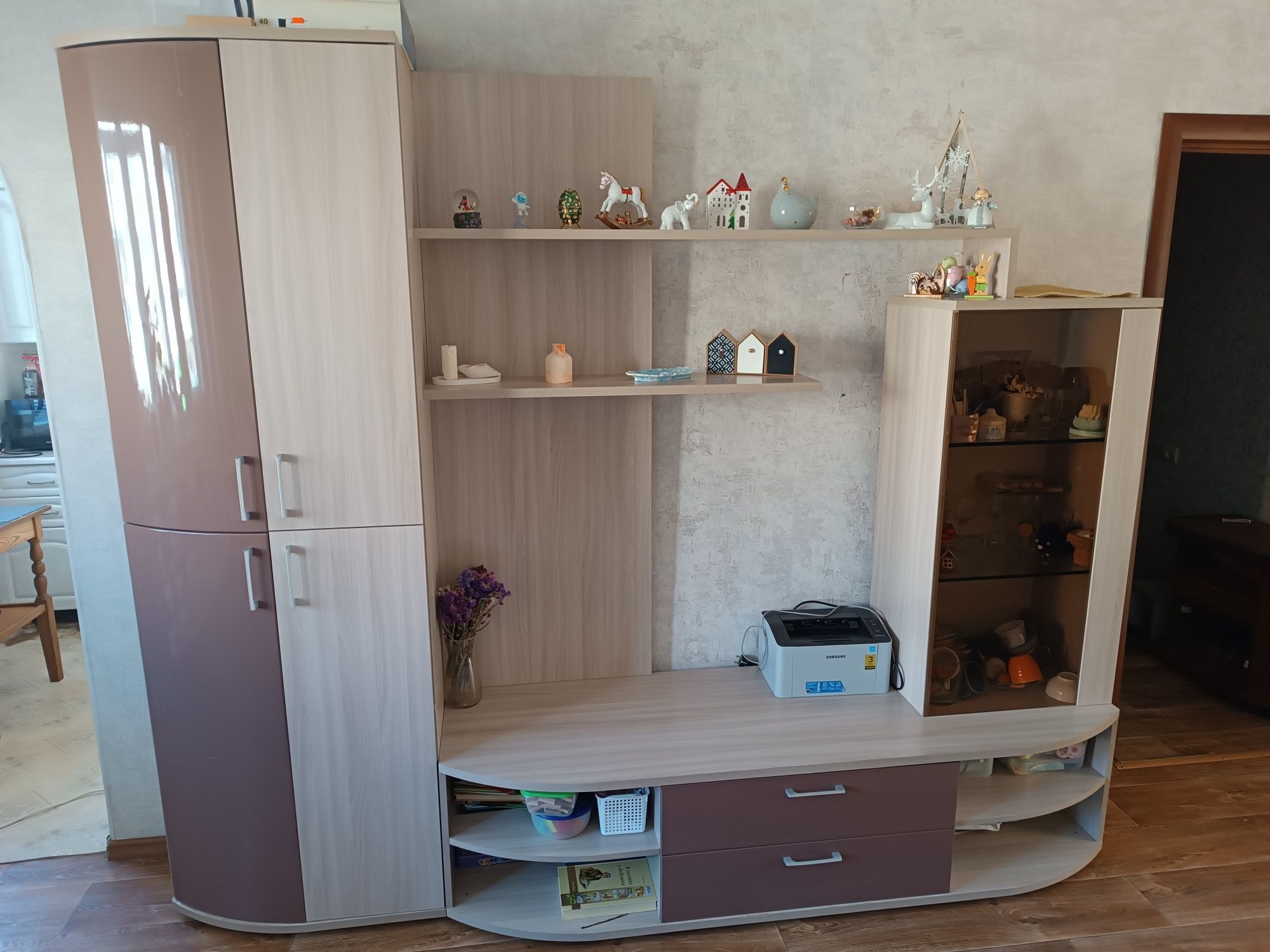 Крутой шкаф. Который украсит вашу комнату или гостиную