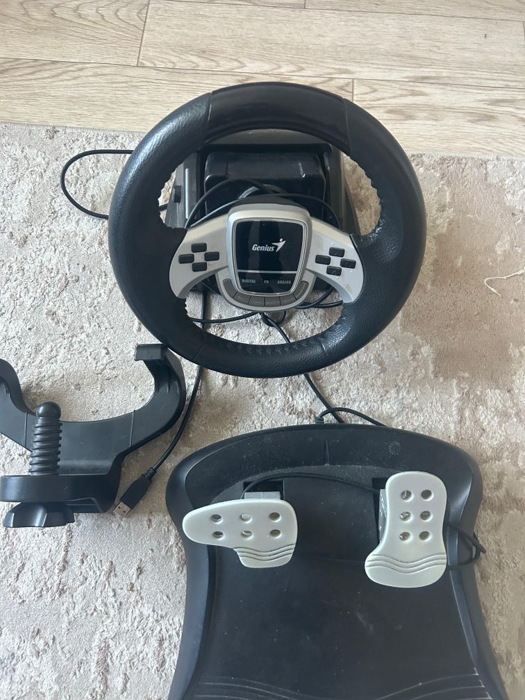 Продам игровой руль гениус