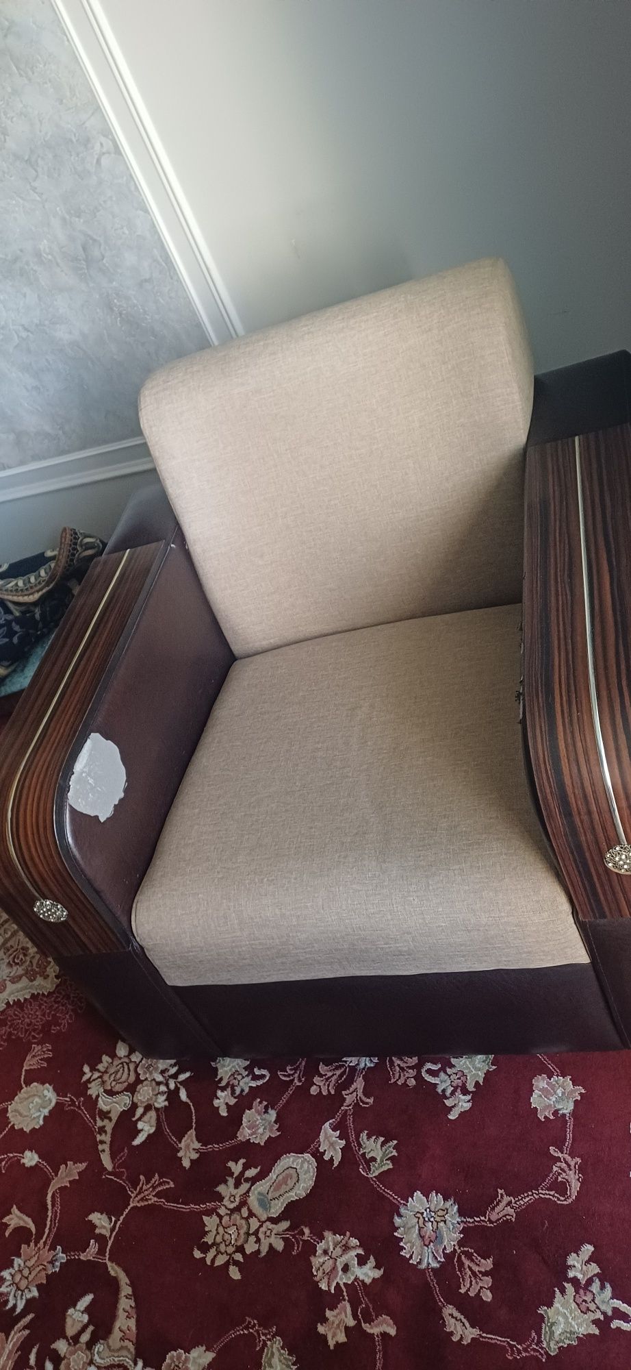Продам диван с одним креслом