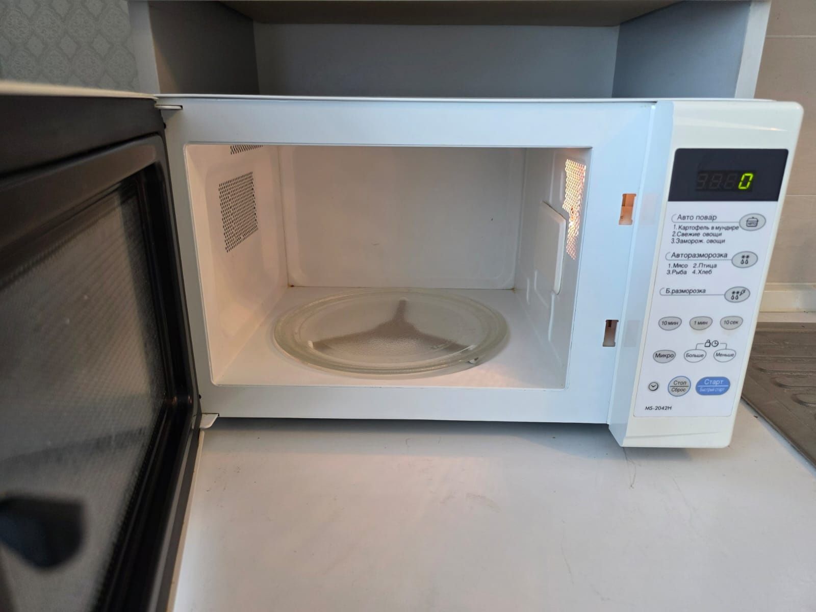 Микроволновая Panasonic работает хорошо