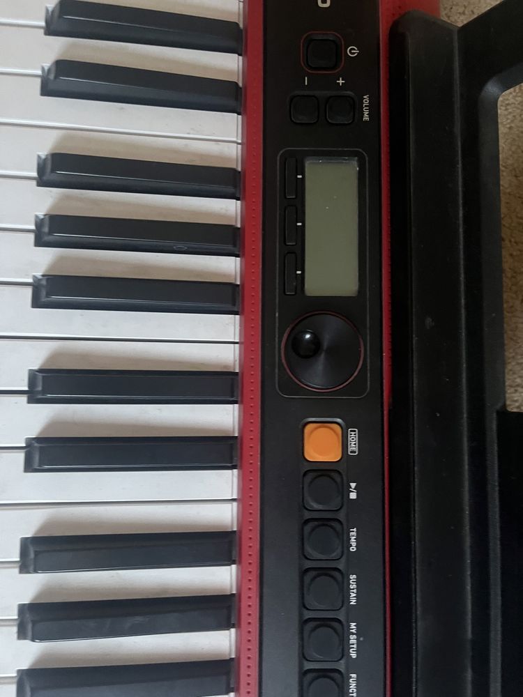 Casio CT-S200 сентизатор почти новый