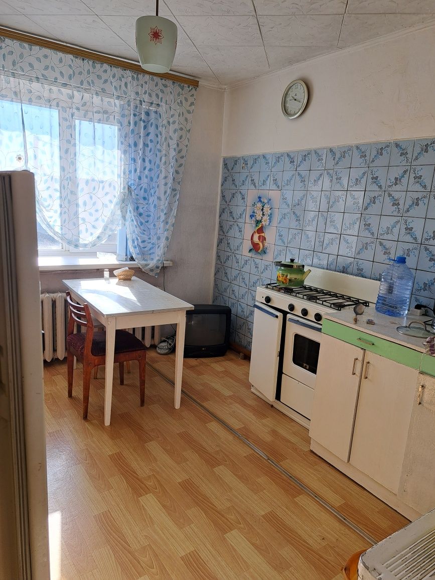 ПРОДАМ ЗХ  комнатную квартиру мкр Горный