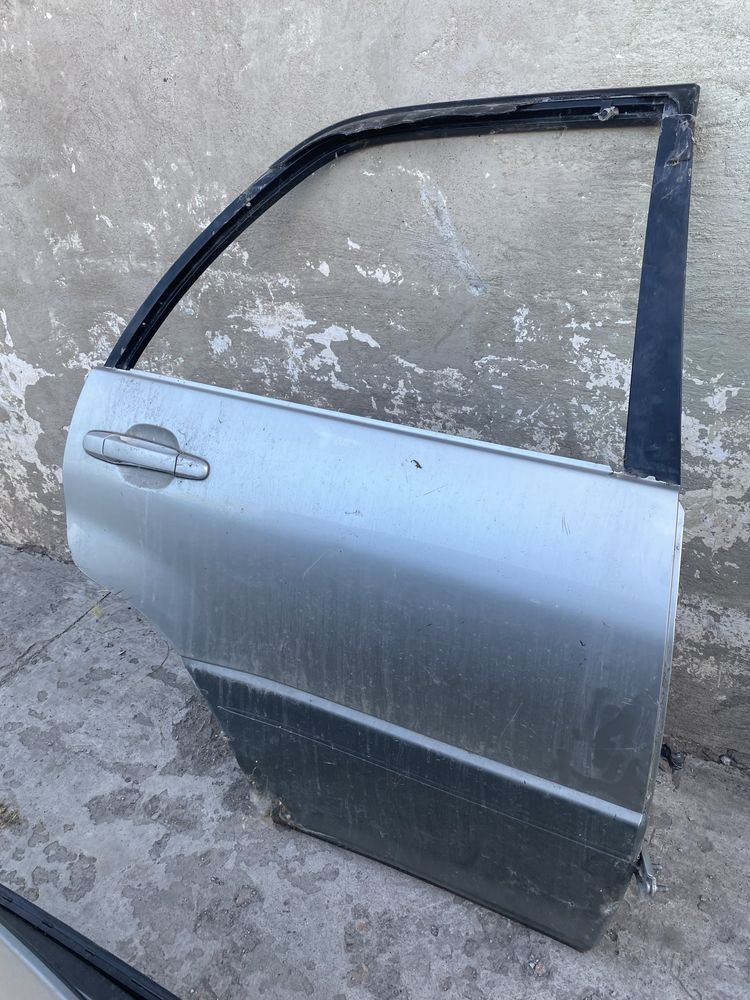 Продам дверь lexsus 300