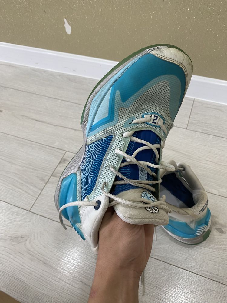 баскетбольные кроссы new balance KAWHI