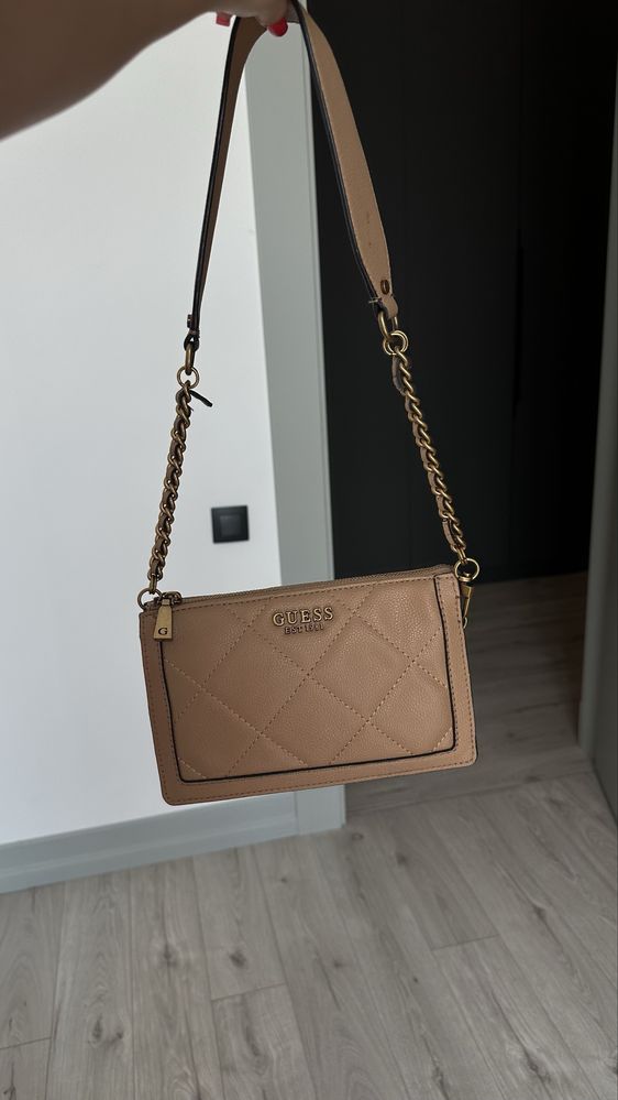 Продам сумочку Guess оригинал