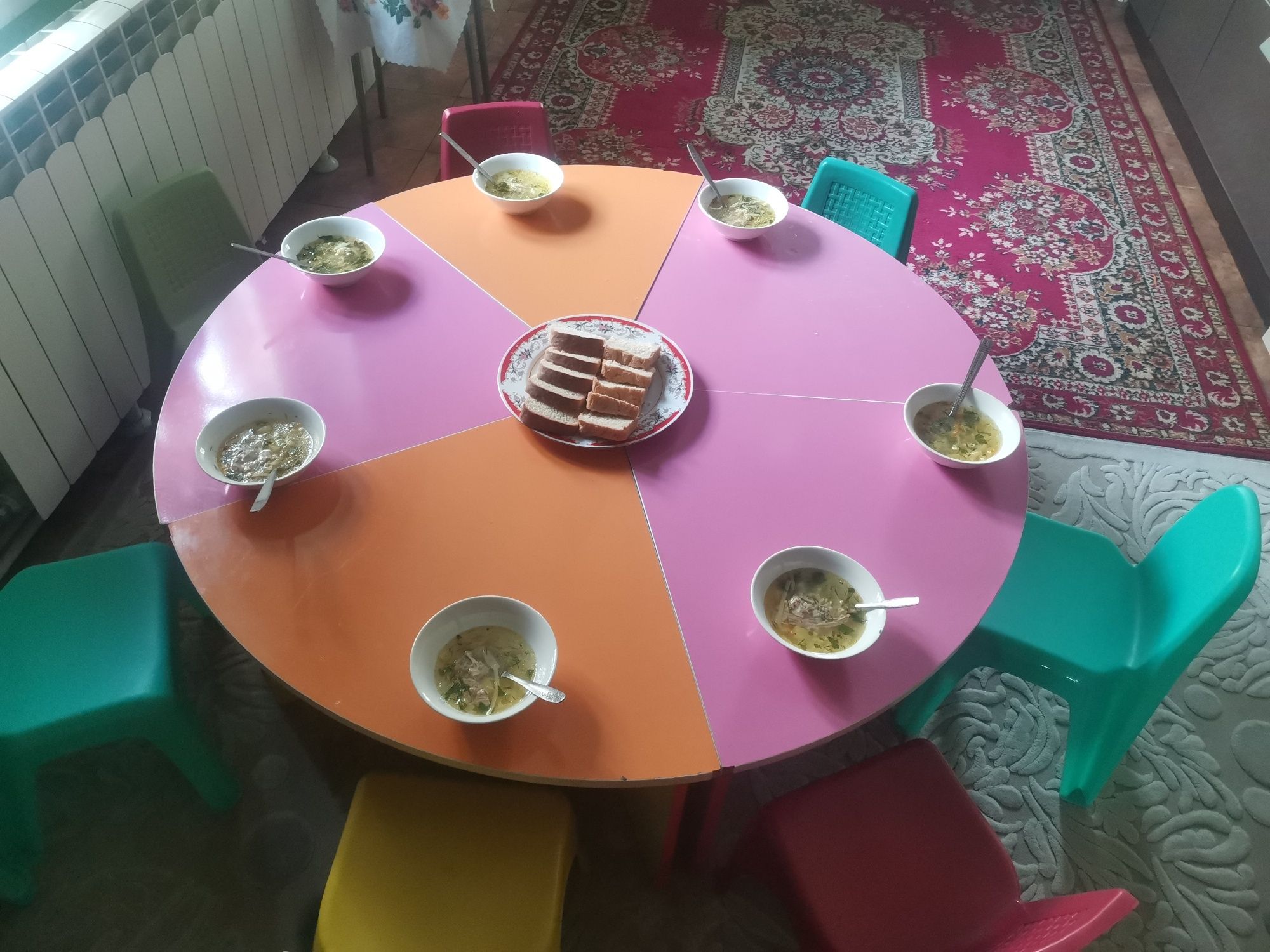 Няня у себя на дому Р. МАКСИМЫ.