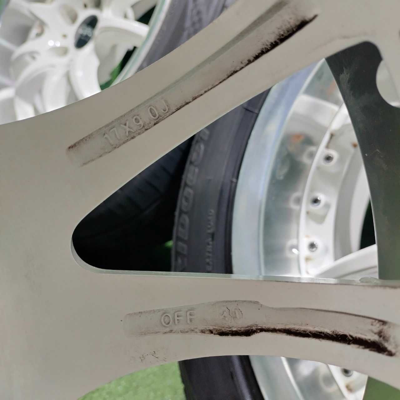 Продам Диски CST cireuit spec tune с полкой 225/55 R17 9J PSD 5/114,3