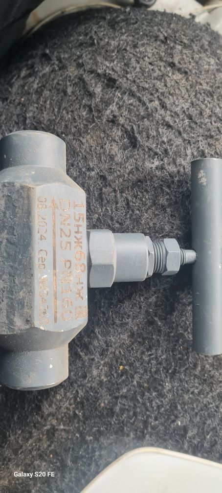 Продам задвижка ДУ .100 РУ 160